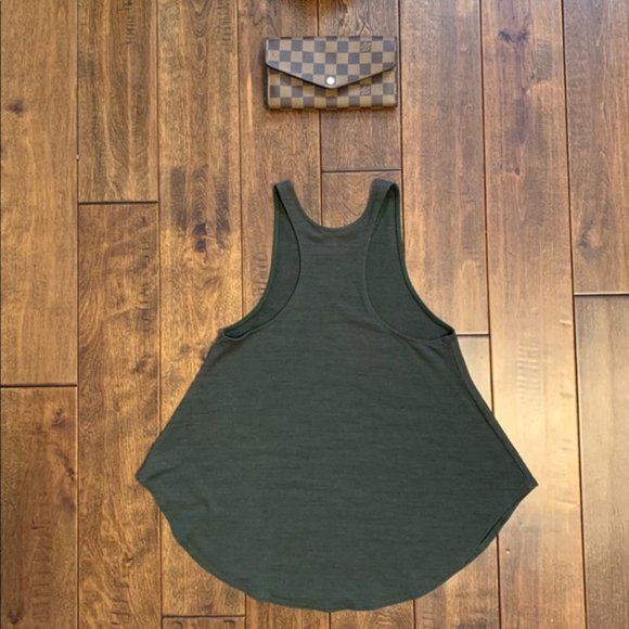 SOLD ๐๐Wilfred Free Tank ๐ฑ - Picture 4 of 7